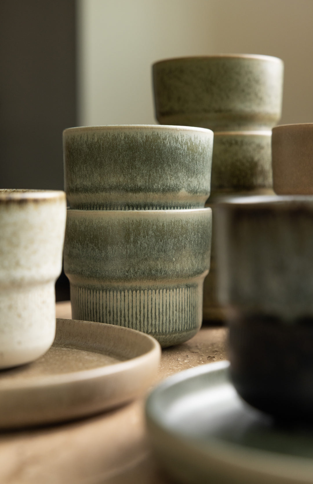 Keramiek koffiekopje Ocean Breeze, perfect voor koffie of cappuccino in een Japandi setting.