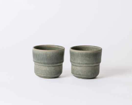 Blauwgroen keramisch koffiekopje Ocean Breeze van Mimo Homeware, geïnspireerd op kust en rust.