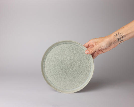 Mimo Homeware Ocean Breeze ontbijbord gemaakt van Portugees keramiek. Voor een rustieke en Japandi stijl.