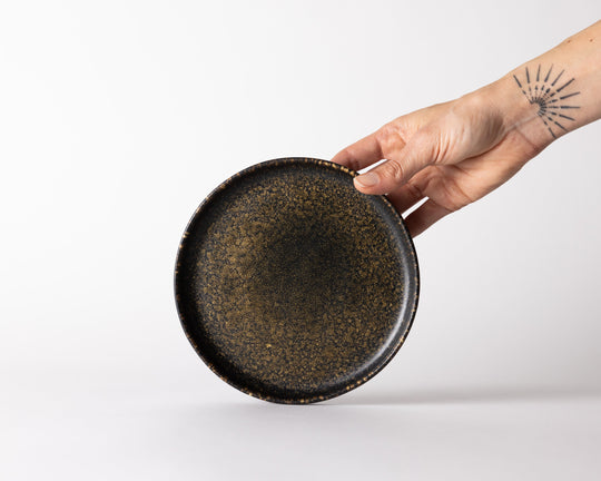 Mimo Homeware Mini Bord Starry Night. Donker bord met gouden spikkels, perfect voor een feestelijk gerecht.