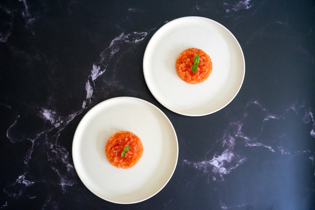 Mimo Made in Portugal klein keramiek wit creme bord Amsterdam tartaar tomaat