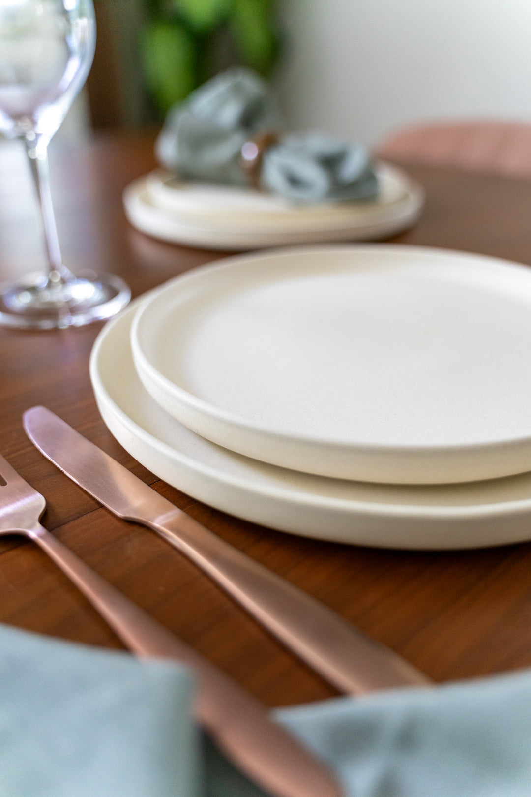 Mimo Homeware diner- en ontbijtbord in Dreamy Ivory. Portugees keramiek in witte kleur.
