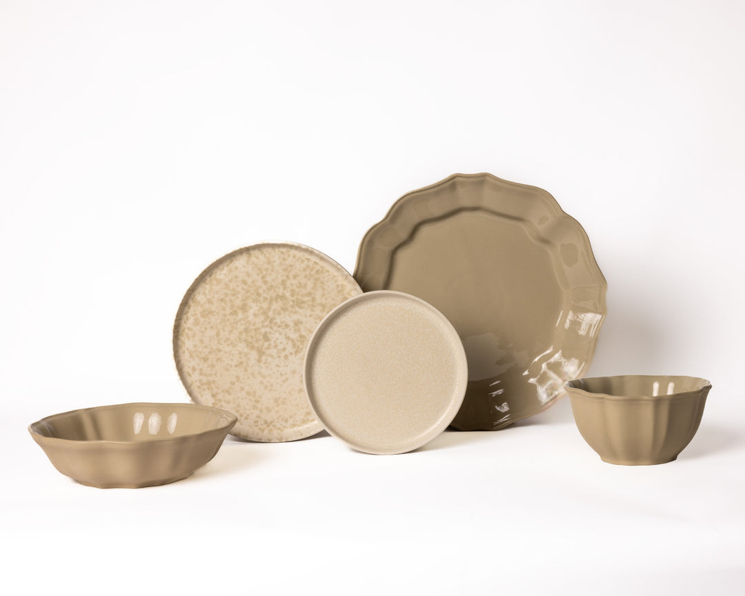 Serviesset Wild Olive &amp; Dreamy Ivory in mat en glanzend keramiek van Mimo Homeware, modern Portugees servies.