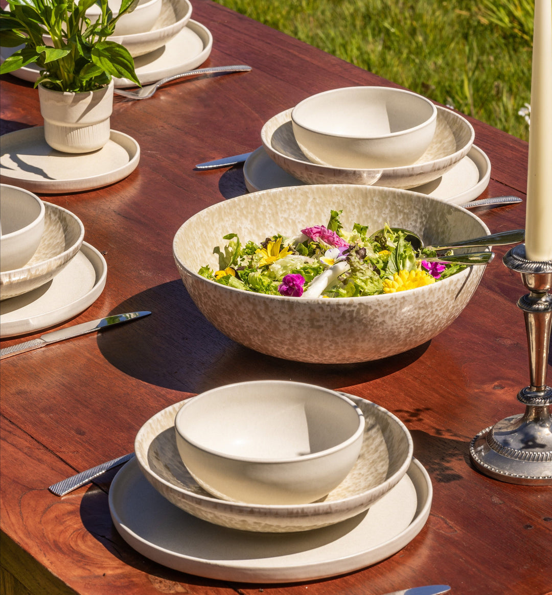 Wit met crème servies van Mimo Homeware, zomers servies voor buiten en binnen.