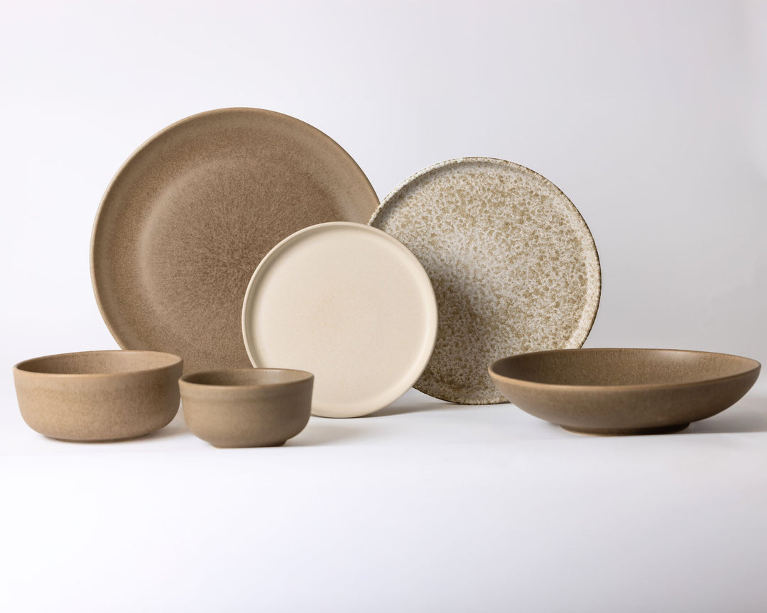 6-delige keramieke serviesset in beige en aardetinten van Mimo Homeware. Perfect voor Scandinavisch of minimalistisch interieur.