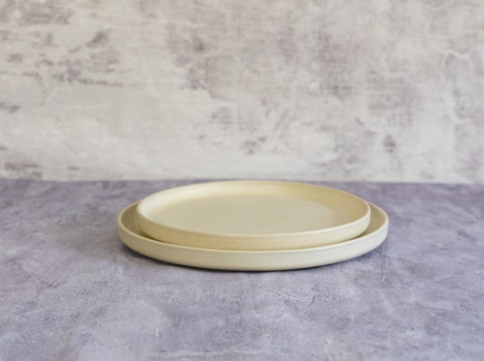 Dinerbord en ontbijtbord Dutch design made in portugal Mimo serviesset Dreamy Ivory zijkant